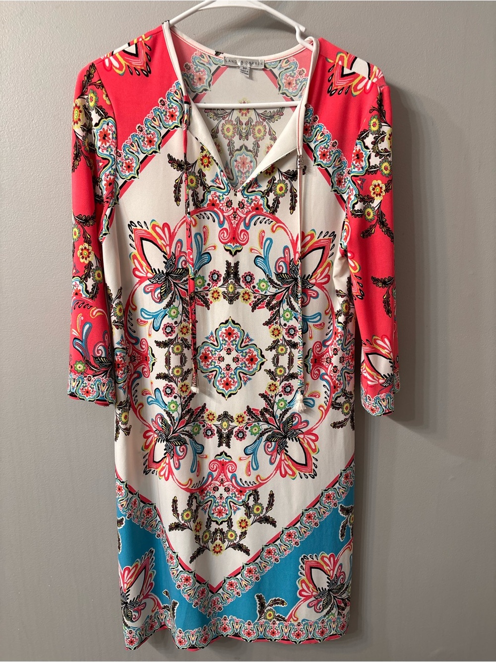 Colorful Sandra Darren shift dress. Size 8P.